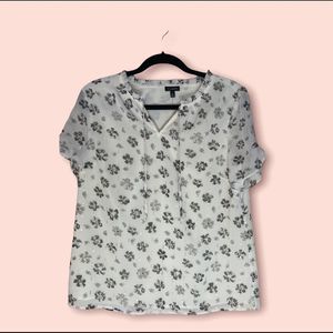 Talbots Short Sleeve Lined Blouse With Floral Embellishment - Medium